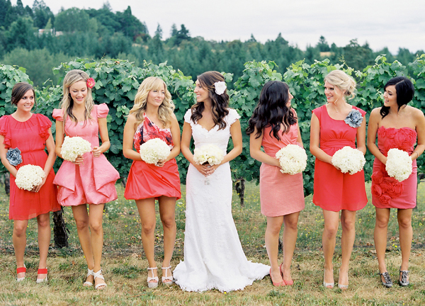 I just can't get enough of coral found some great ideas for Coral weddings